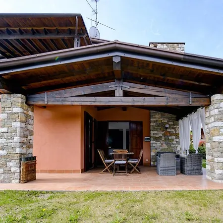 Chalet Gardaliva - & Garden By Garda Manerba del Garda
